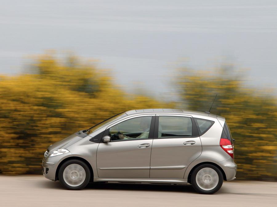  Mercedes-Benz A200 5-Door 2004 года  (фото 15 из 16)